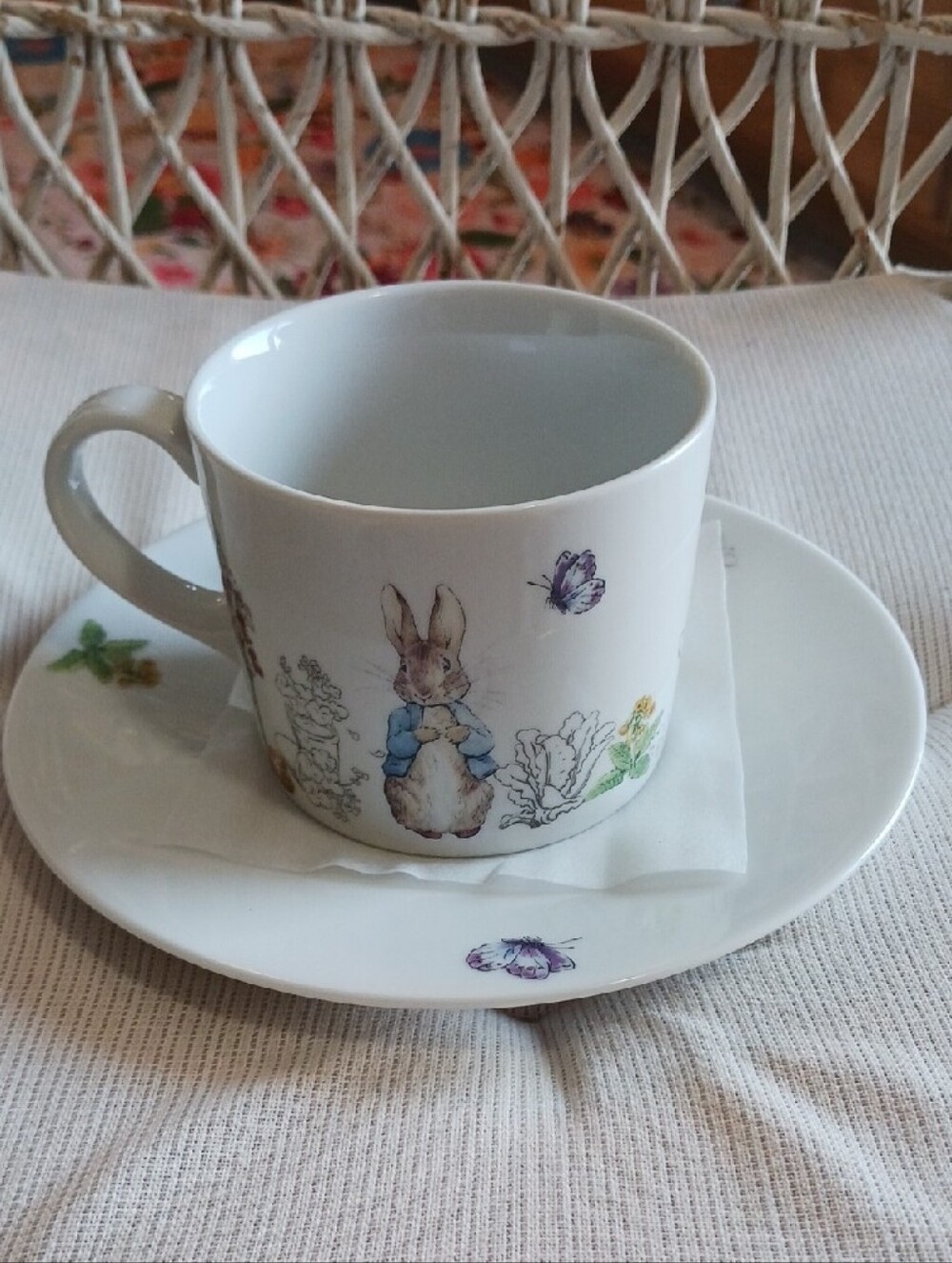 Peter Rabbit ~Tea Cup & Saucer - Picture 3 of 8